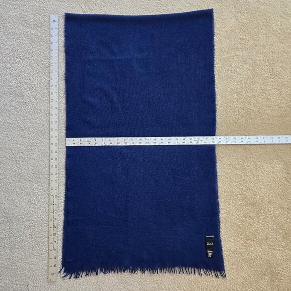 Saks Fifth Avenue Black Label Accessories - Black Saks Fifth Avenue Woven Cashmere Scarf Blue